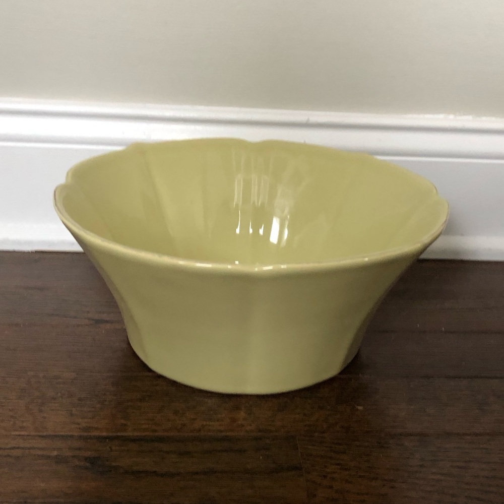 Primagera Pastel Lime Green Flower Petal 10”x4” Easter/Spring Serving Bowl NWOT